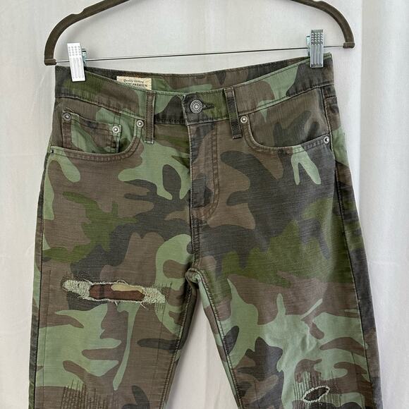 Levi’s Hi-Ball Roll Camo Cropped Distressed Jeans Men's Size 28 Waist - Picture 4 of 10